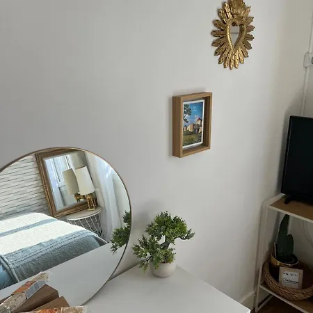 Petit Cocoon Face Au Chateau De 아파트 *